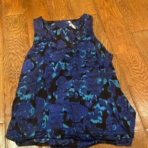 EUC BB Dakota Floral Tank Top Blue and Black Size Medium